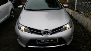 Toyota Auris hst hibrydo Junho/14 - à venda - Ligeiros