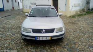 VW Passat 1.6 Maio/97 - à venda - Ligeiros Passageiros,