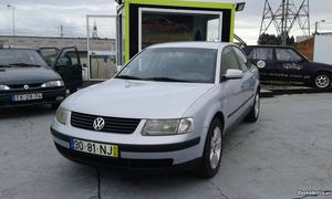 VW Passat 1.6 mt estimado Outubro/99 - à venda - Ligeiros