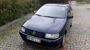 VW Polo 1.0 C/dir assistida Maio/98 - à venda - Ligeiros