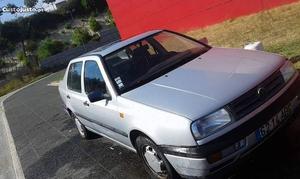 VW Vento 1.4 Março/92 - à venda - Ligeiros Passageiros,