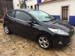 Ford Fiesta titaniun Maio/09 - à venda - Ligeiros