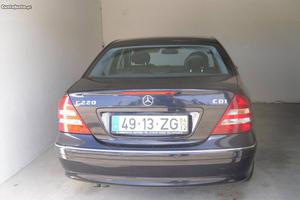 Mercedes-Benz C 220 Avatgard Dezembro/04 - à venda -