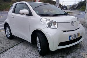 Toyota iQ 1.0 vvti sol Julho/10 - à venda - Ligeiros