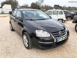 VW Jetta 1.6 TDI Maio/10 - à venda - Ligeiros Passageiros,