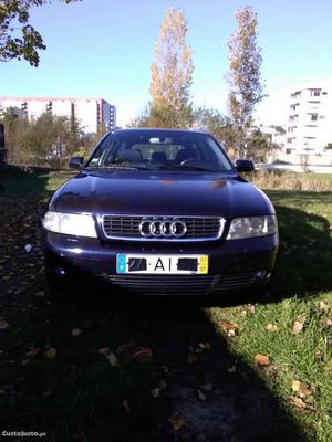 Audi A4 1.9 TDI Avant Julho/01 - à venda - Ligeiros