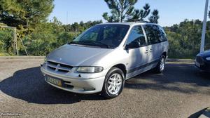 Chrysler Voyager 2.5 td 7 lugares Janeiro/01 - à venda -