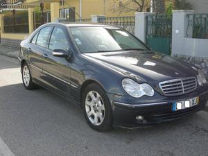 Mercedes-Benz C 220 CDI Nacional Abril/04 - à venda -