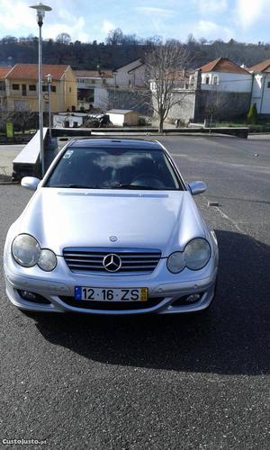 Mercedes-Benz C 220 Sport coupe Abril/05 - à venda -