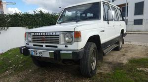 Mitsubishi Pajero longo 7 lugares Agosto/88 - à venda -