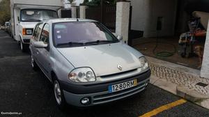 Renault Clio clio ii v Abril/01 - à venda - Ligeiros