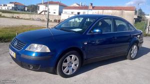 VW Passat 1.9 TDI 130 cv Maio/01 - à venda - Ligeiros