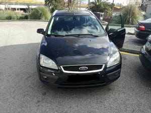 Ford Focus Ghia tdci Fevereiro/06 - à venda - Ligeiros