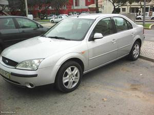 Ford Mondeo 1.8 Março/01 - à venda - Ligeiros Passageiros,