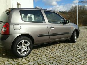 Renault Clio 1.5 dci 162 mil kms Maio/02 - à venda -