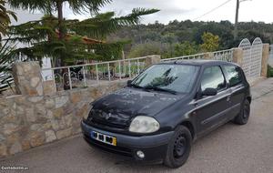 Renault Clio  Maio/01 - à venda - Ligeiros Passageiros,