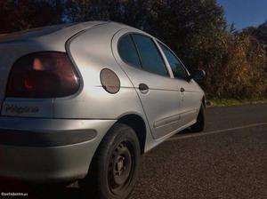 Renault Mégane 1.4 RN Abril/97 - à venda - Ligeiros