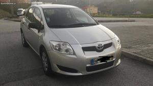 Toyota Auris  D4D Dezembro/08 - à venda - Ligeiros