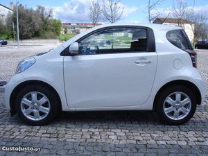 Toyota iQ VVTi Fevereiro/09 - à venda - Ligeiros