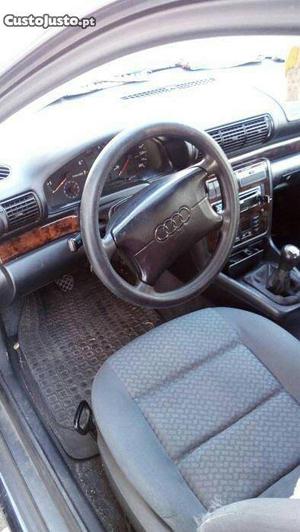 Audi A4 1.6 Plus Fevereiro/96 - à venda - Ligeiros