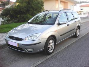 Ford Focus 1.6 Julho/02 - à venda - Ligeiros Passageiros,