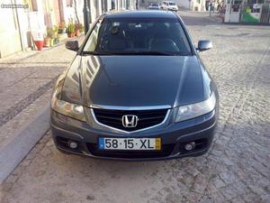 Honda Accord 4P 2.2I-CTDI Ex Maio/04 - à venda - Ligeiros