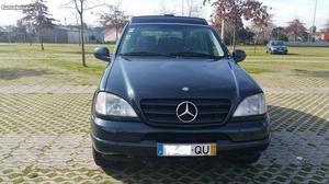 Mercedes-Benz ML  Lugares Dezembro/00 - à venda -