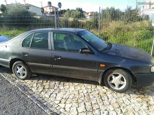 Nissan Primera v Maio/94 - à venda - Ligeiros