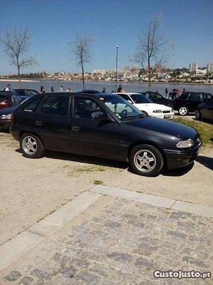 Opel Astra F TRoco Agosto/91 - à venda - Ligeiros