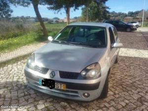 Renault Clio Breat Dezembro/01 - à venda - Ligeiros