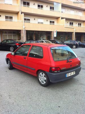 Renault Clio  mt bom Março/98 - à venda - Ligeiros