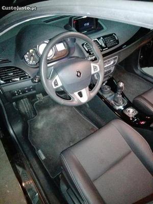 Renault Mégane BOSE S.Tourer 1.5dCi Junho/12 - à venda -