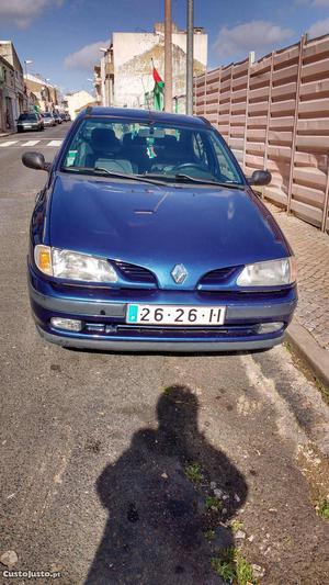 Renault Mégane Clasic Maio/97 - à venda - Ligeiros