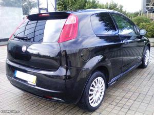 Fiat Grande Punto Van 1.3 Multijet Março/09 - à venda -