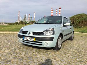 Renault Clio 1.5dci 3 portas/5 lugares Junho/01 - à venda -