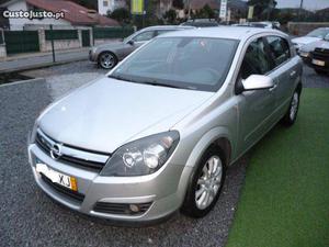 Opel Astra 1,7cdti aceito troca Maio/04 - à venda -