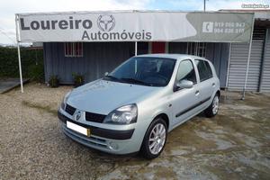 Renault Clio v - A/C Maio/02 - à venda - Ligeiros