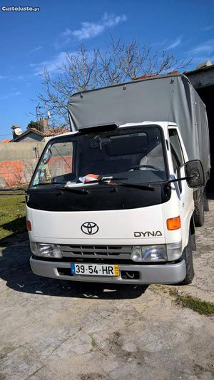 Toyota Dyna 150 Dezembro/96 - à venda - Comerciais / Van,