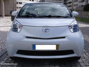Toyota iQ VVTi Fevereiro/09 - à venda - Ligeiros