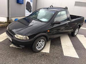 Fiat Strada 1.7 TD Sport Agosto/01 - à venda - Comerciais /