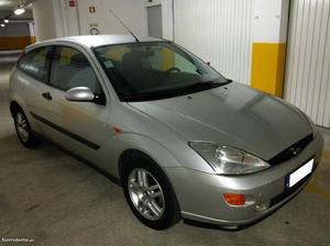 Ford Focus Sport Van Fevereiro/01 - à venda - Comerciais /