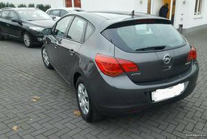 Opel Astra CDTi Cosmo S/S Dezembro/11 - à venda - Ligeiros