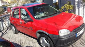 Opel Corsa 5 portas motor 1.4 Abril/94 - à venda - Ligeiros