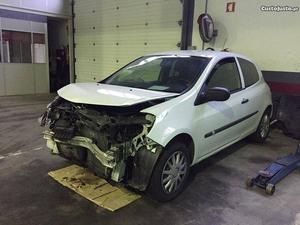 Renault Clio 1.5 dCi Acidentado Março/10 - à venda -