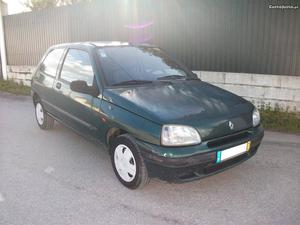 Renault Clio 1.9 Van Abril/98 - à venda - Comerciais / Van,