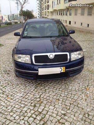 Skoda Superb  TDI 130CV Maio/02 - à venda - Ligeiros