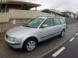 VW Passat 1.9 tdi 115cv Abril/00 - à venda - Ligeiros