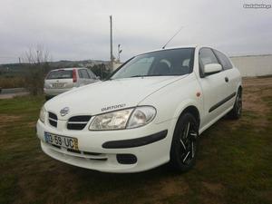 Nissan Almera 1.4 Setembro/02 - à venda - Ligeiros