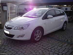 Opel Astra Cdti Sport Tourer Maio/13 - à venda - Ligeiros