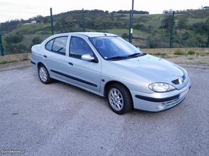 Renault Mégane Classic V 95cv Março/01 - à venda -